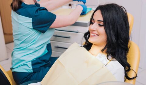 Cosmetic dentist in Simi Valley